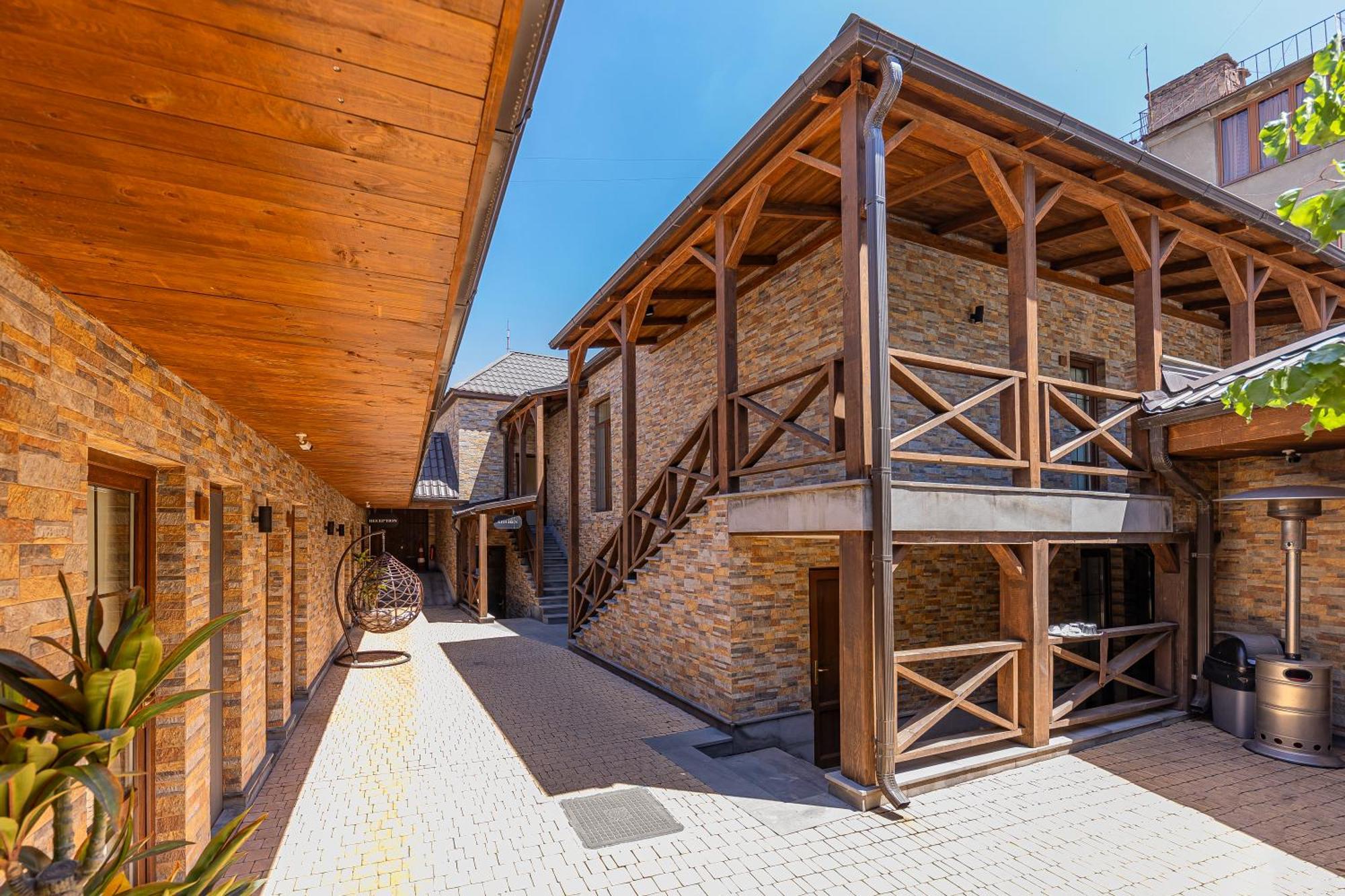 Boutique Living Hotel Γιερεβάν Εξωτερικό φωτογραφία