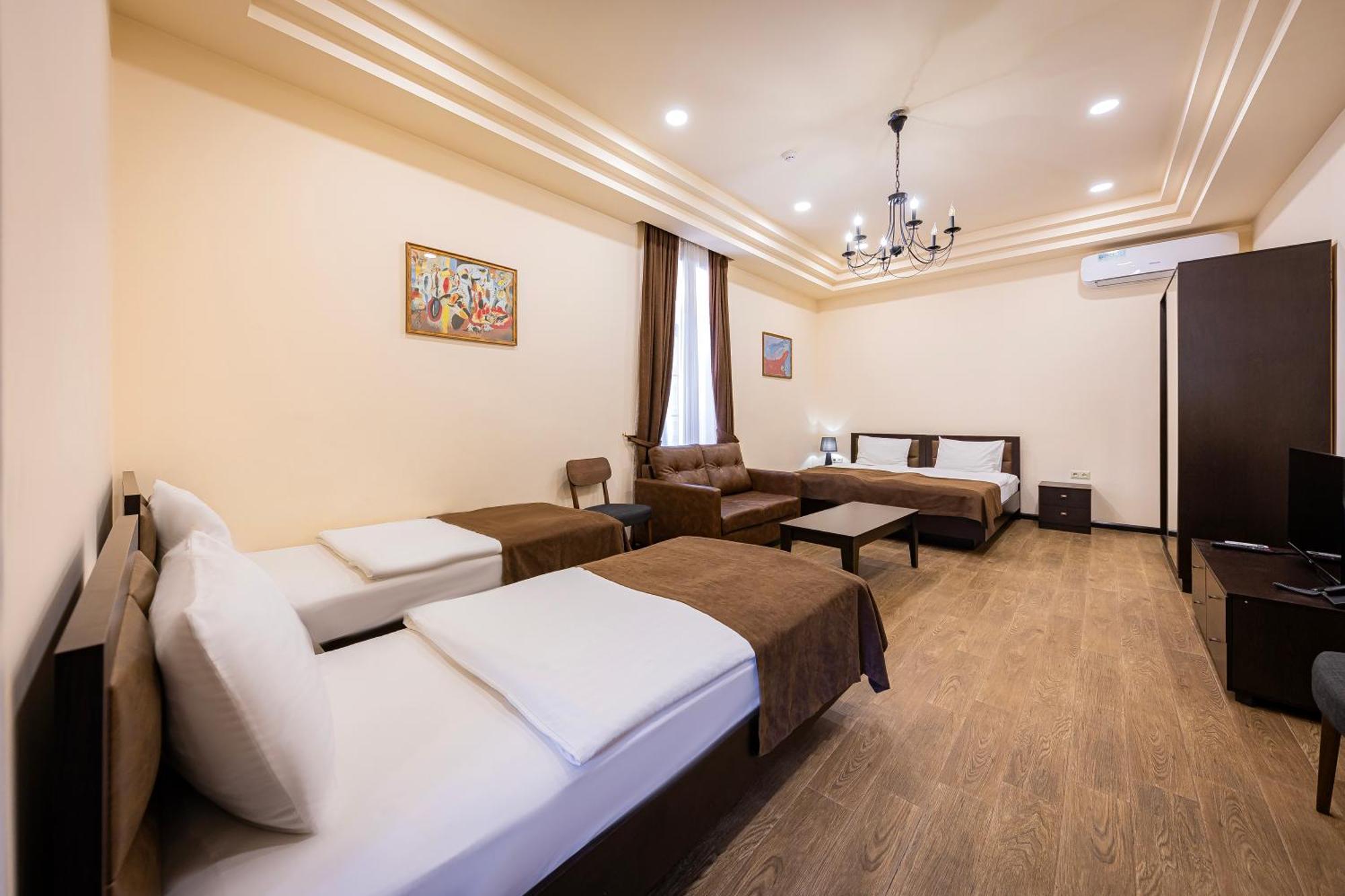 Boutique Living Hotel Γιερεβάν Εξωτερικό φωτογραφία