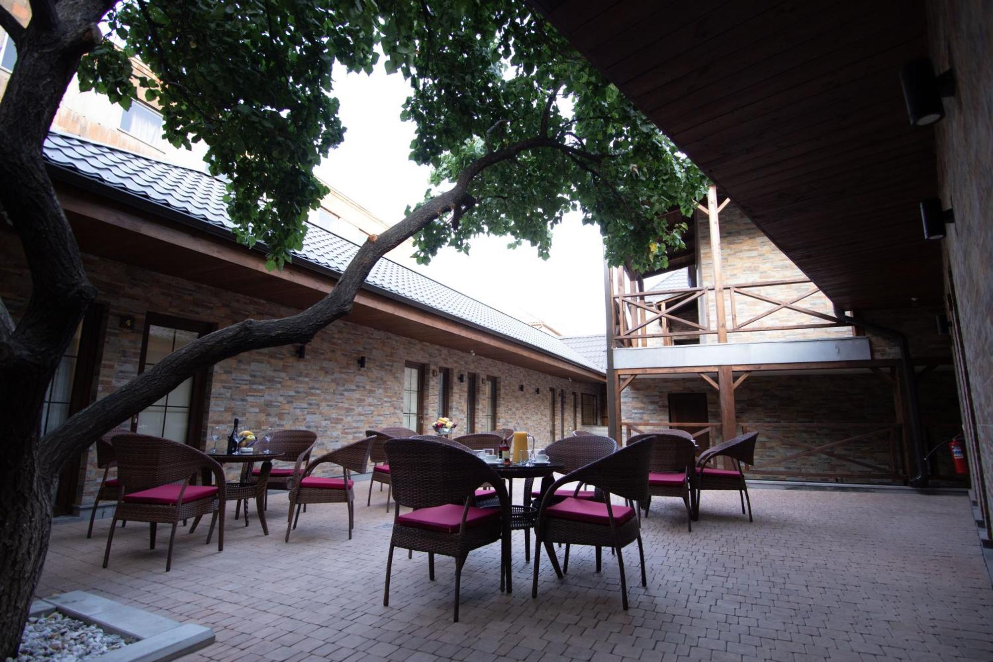 Boutique Living Hotel Γιερεβάν Εξωτερικό φωτογραφία