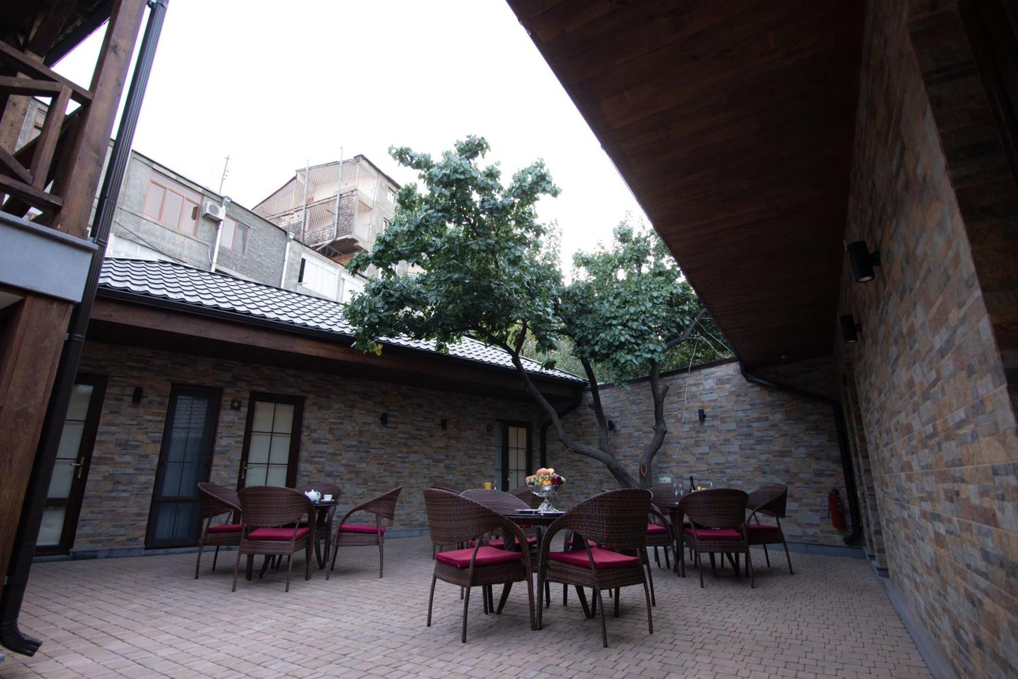 Boutique Living Hotel Γιερεβάν Εξωτερικό φωτογραφία