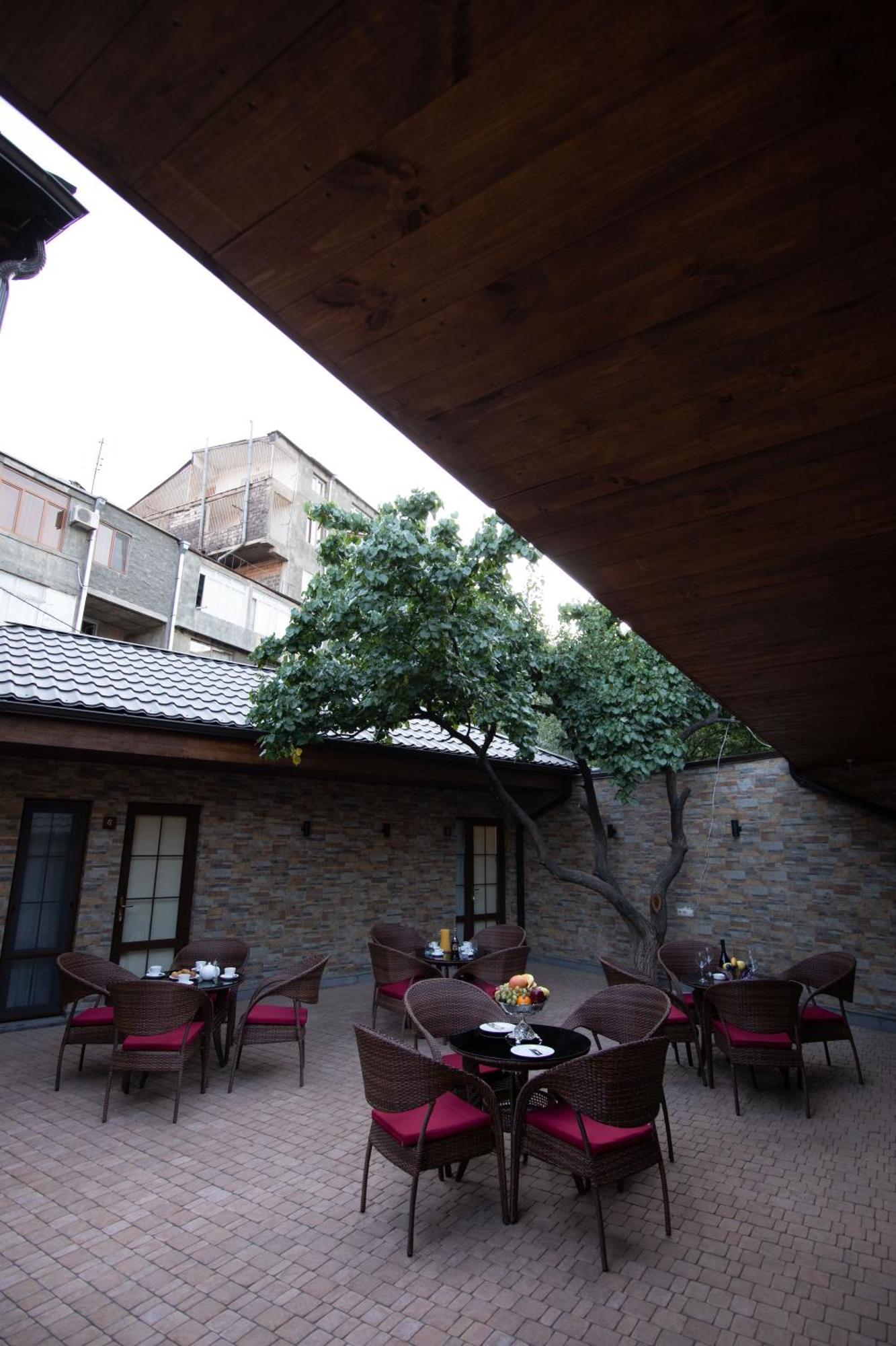 Boutique Living Hotel Γιερεβάν Εξωτερικό φωτογραφία