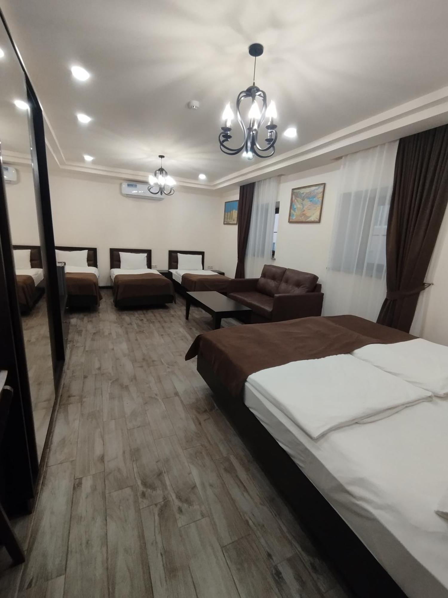 Boutique Living Hotel Γιερεβάν Εξωτερικό φωτογραφία